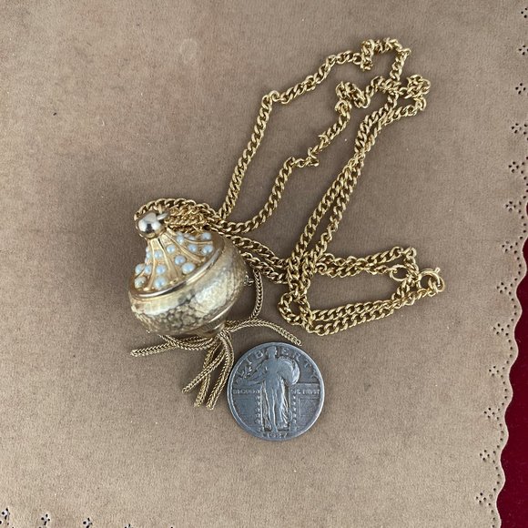 Fabulous Vintage vintage Swiss made Taylorette Pendant watch with Faux Pearls - Picture 7 of 9